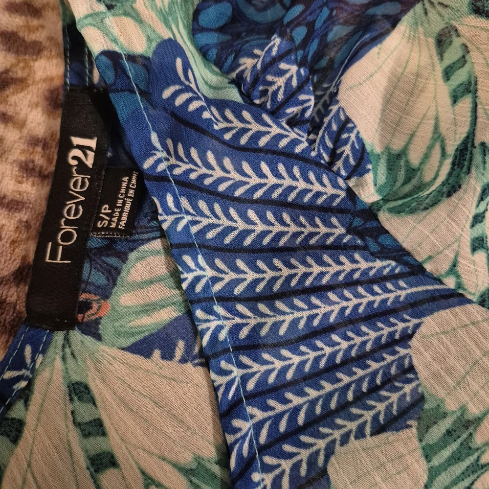 Forever 21 Multicolor Patterned Blouse Small - Picture 9 of 13